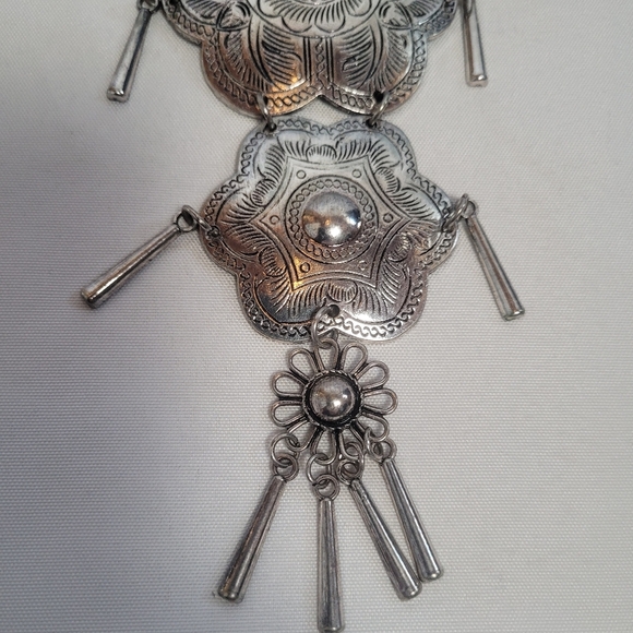 Vintage Hmong Miao Silver Metal Ceremonial  Etched Elephant Collar Necklace - Picture 7 of 11